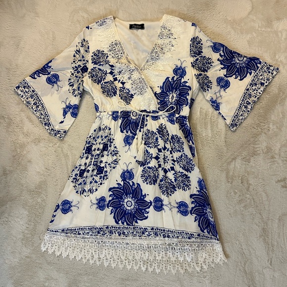 Papillon Blanc Dress w/ Cinch String - Picture 1 of 4